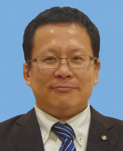 東 泰三
