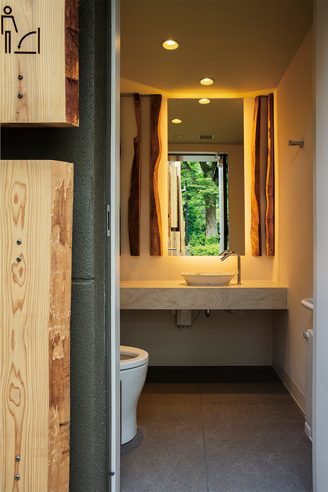 小屋（トイレ）。渋谷区全面協力の下、誰もが快適に使用できる公共トイレを区内17カ所に設置する日本財団によるプロジェクト「THE TOKYO TOILET」の一つ