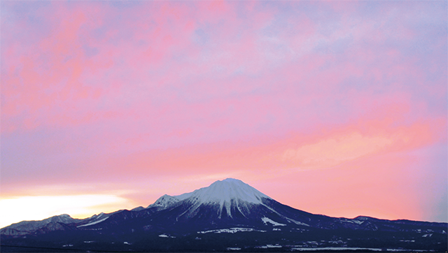 朝焼けの大山