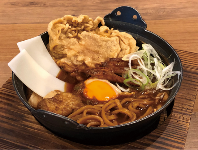 「岡崎カクキュー八丁村」の人気メニュー 「味噌煮込みうどん」（食事処休右衛門）