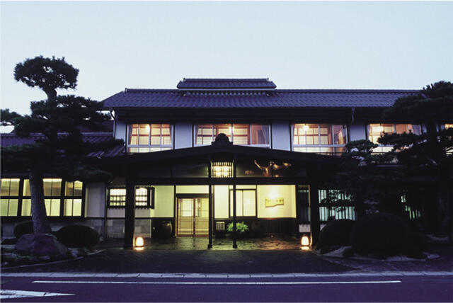 昭和30年代の木造建築物をベースとした本館の外観