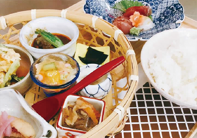 カフェ・レストラン「萩暦」で人気のランチ