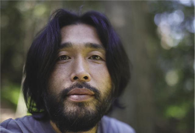 萩原 ナバ 裕作アカデミー准教授。2007年に環境教育の指導者養成のための教員としてアカデミーに配属されるまでは、奥多摩（東京都）でインタープリター、オーストラリアでエコツアーガイドなどを務めてきた