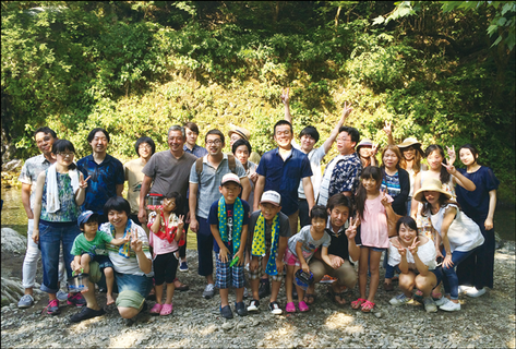 従業員同士での和気あいあいとした交流の時間を大切にしている水野氏。写真は毎年夏恒例のバーベキュー
