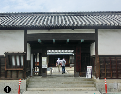 塩飽勤番所跡。現在は資料館になっており、信長や秀吉、家康から与えられた朱印状や海路図など、貴重な資料が展示されている