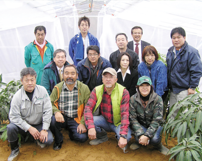 宮崎の農業部会のメンバーたちとともに