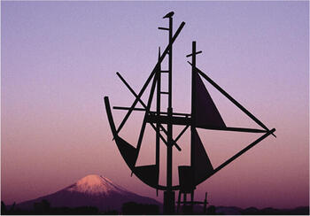 神奈川県藤沢市　辻堂海浜公園>「寒い日の朝は紫に朝焼け