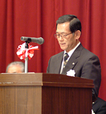功労者表彰を受ける綱･前近畿会会長