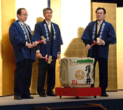 右樽：寺田･全国商工会連合会専務理事、舟木･中小企業基盤整備機構理事、是枝･MJS社長