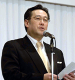 結びの挨拶をする是枝・MJS社長