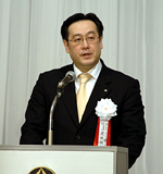 協賛会社として挨拶する是枝・･MJS社長