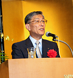 来賓祝辞を述べられる先本・北海道税理士会会長