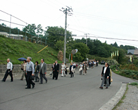 ｢旧青山別邸｣に向かう