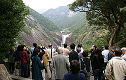 千尋の滝の一枚岩に感動